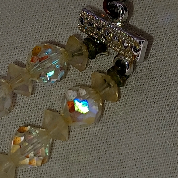 Vintage white crystal choker - Picture 4 of 7